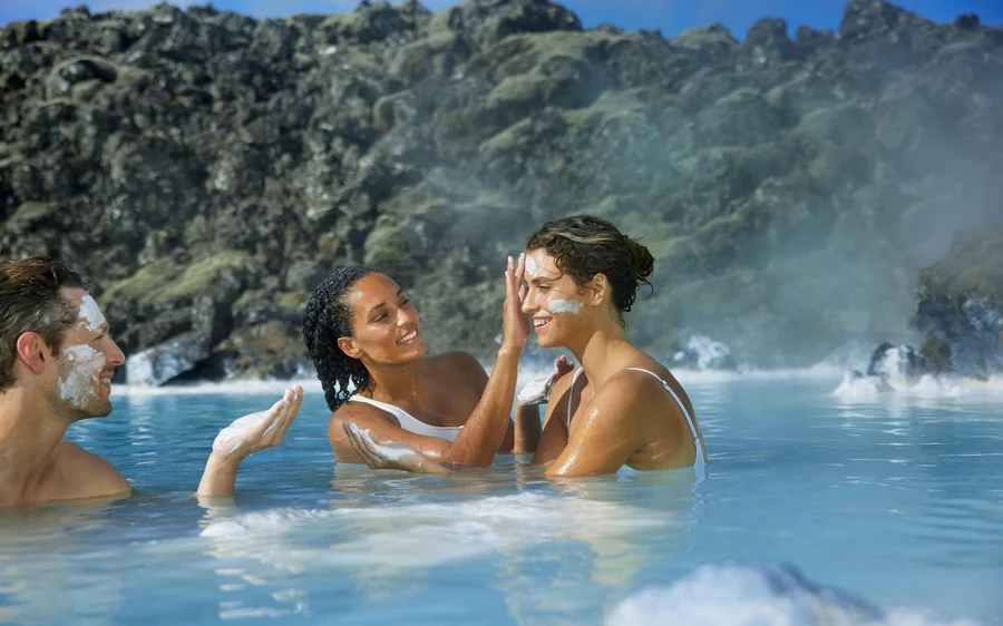 Reykjavik: Golden Circle, Crater & Blue Lagoon Minibus Tour