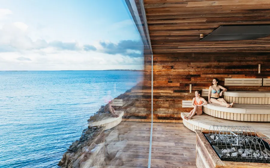 Reykjavik: Sky Lagoon Admission with Transfer